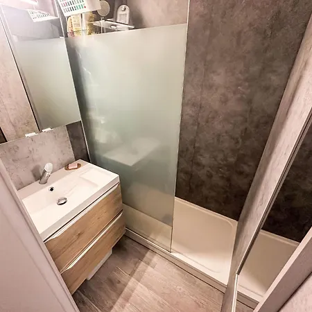 Apartamento Saint James-15 By Interhome